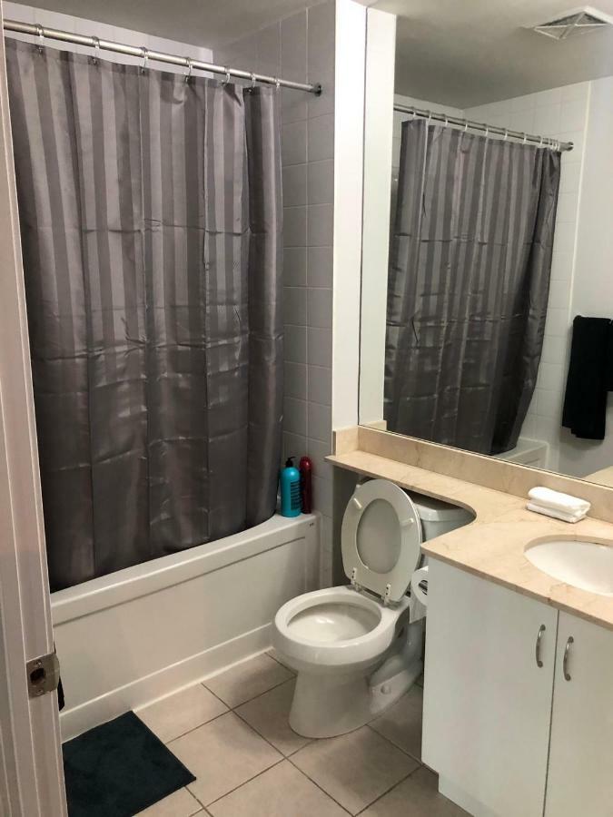 Executive 1 Bedroom Condo Sleeps 2 Toronto Exterior foto